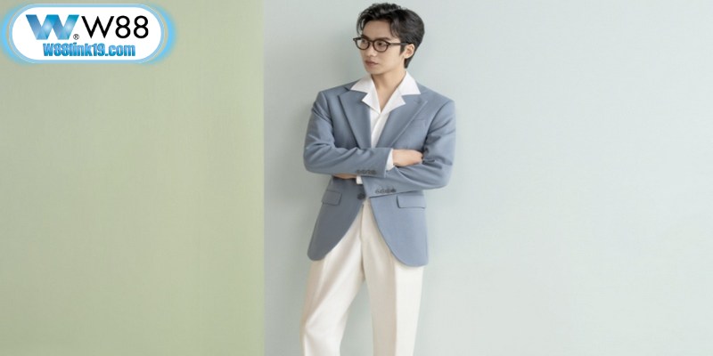Trịnh Hoàng Anh - Người Đứng Sau Sự Thành Công Của W88 7 Trịnh Hoàng Anh có nền tảng học vấn vững chắc trong lĩnh vực kinh doanh